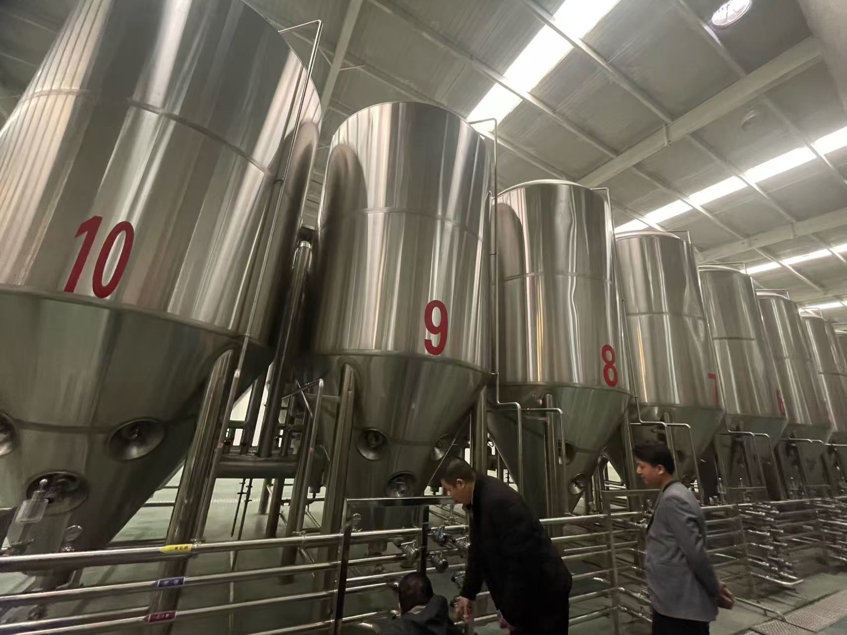 临县精酿啤酒设备厂—平面布置、设备设计、制造、调试、培训等一条龙服务